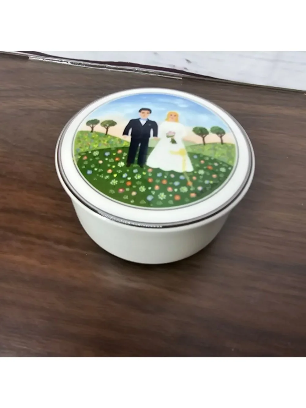 Villeroy & Boch Naif Wedding Porcelain Trinket Box Bride & Groom Round Ring Box